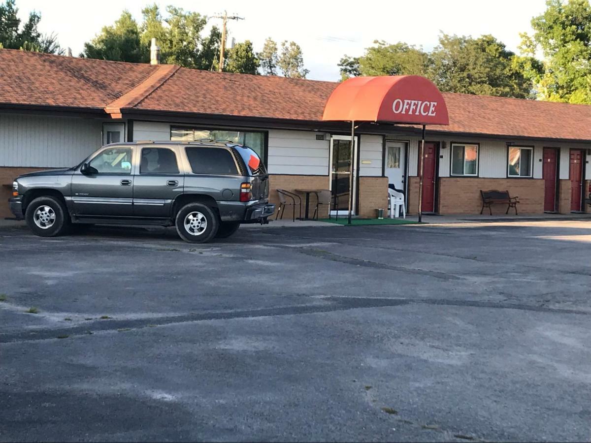 Motel Grand Chadron Buitenkant foto